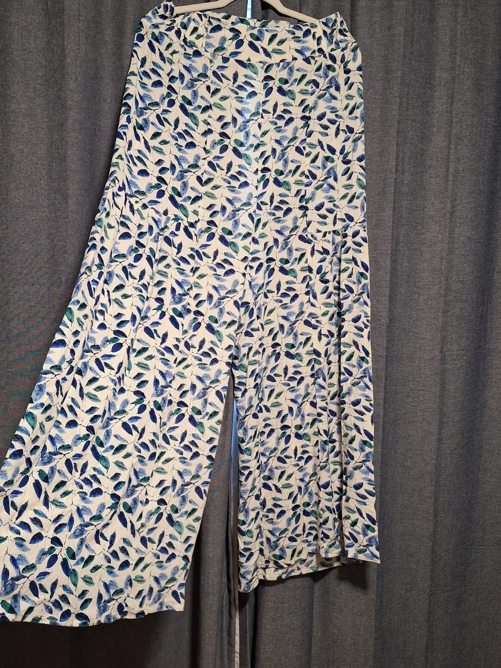 Kendall & Kylie flowy palazzo